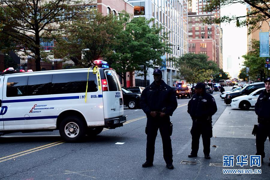 （国际）（3）纽约曼哈顿发生卡车撞人恐怖袭击事件8人死亡