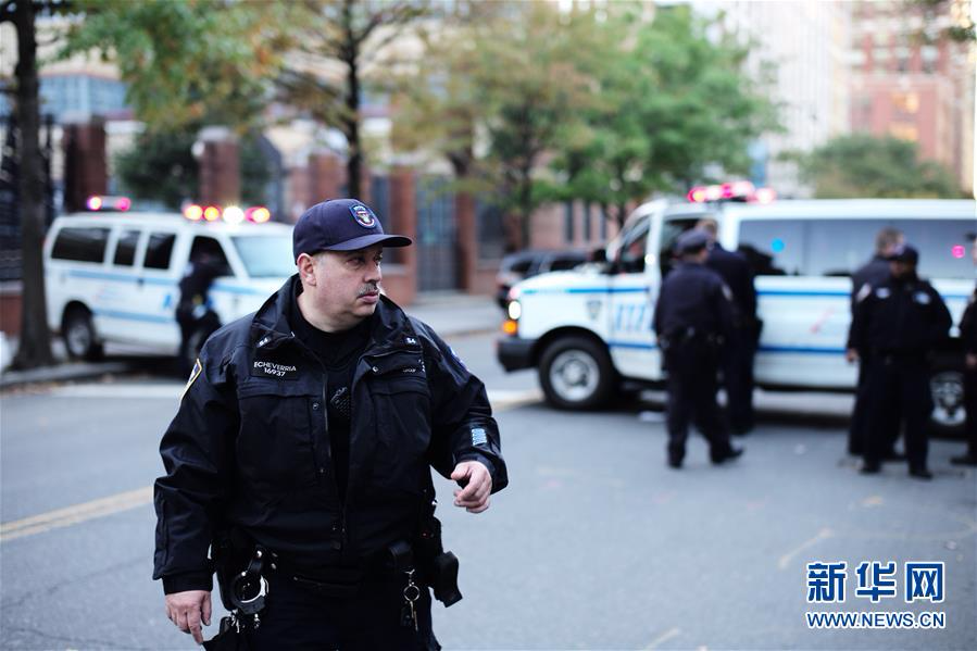 （国际）（4）纽约曼哈顿发生卡车撞人恐怖袭击事件8人死亡