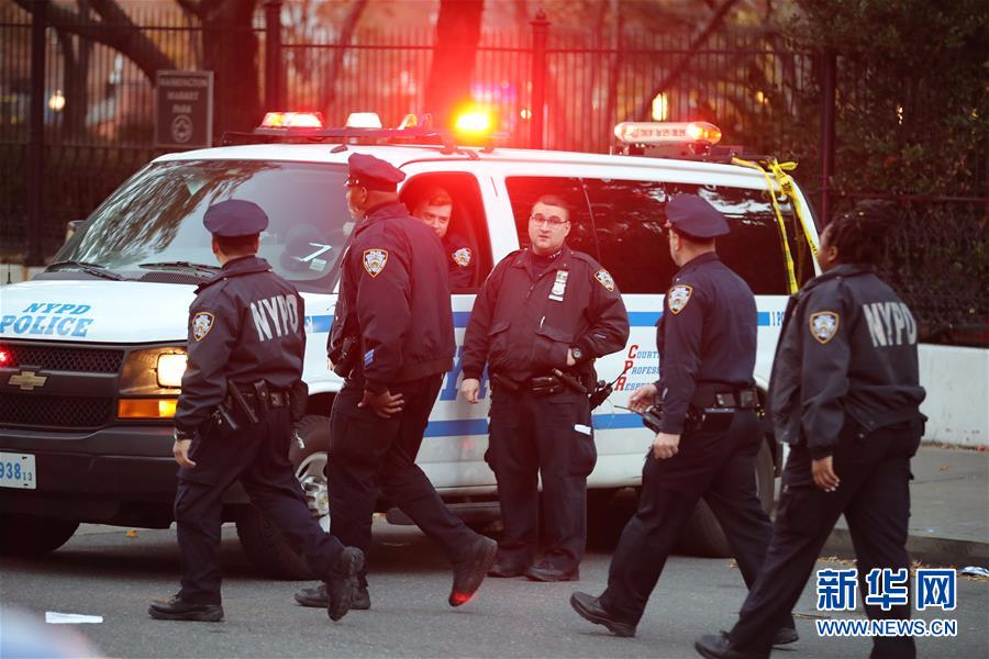 （国际）（5）纽约曼哈顿发生卡车撞人恐怖袭击事件8人死亡