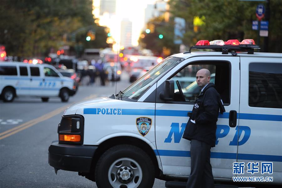 （国际）（8）纽约曼哈顿发生卡车撞人恐怖袭击事件8人死亡