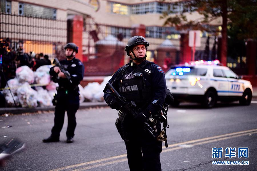 （国际）（12）纽约曼哈顿发生卡车撞人恐怖袭击事件8人死亡