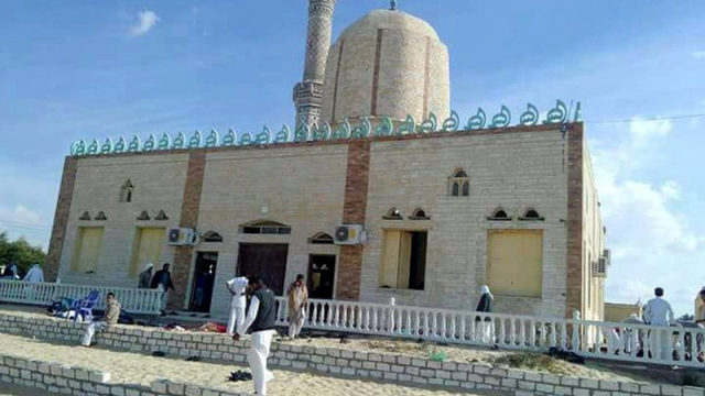 埃及一座清真寺发生恐袭 已造成400多人死伤