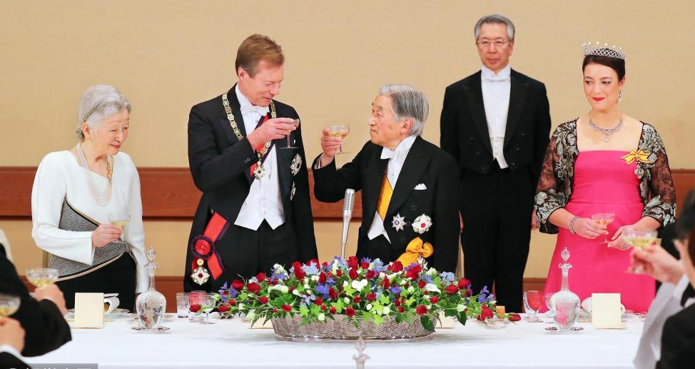日本明仁天皇为卢森堡大公亨利举行欢迎宴-时政新闻-浙江在线
