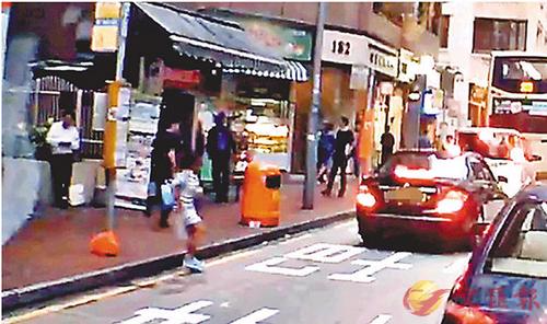 香港一男子街头随机打人3女1男无辜遭殃