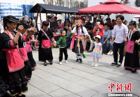 台湾少数民族文化跨海福州展演“两岸一家亲”