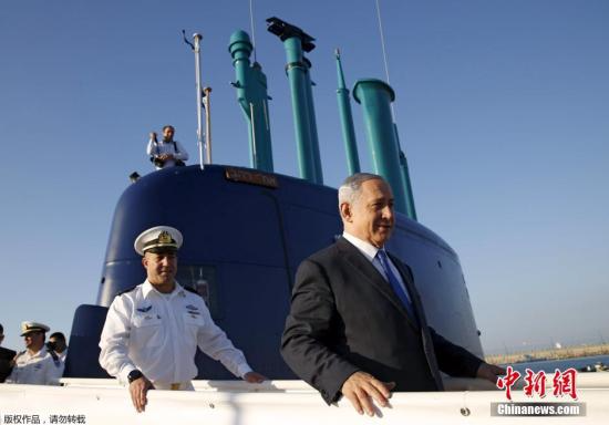 当地时间2016年1月12日，以色列海法，以色列总理内塔尼亚胡参观第五艘“海豚”级潜艇。