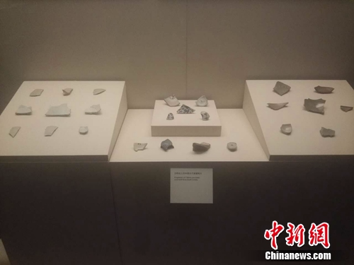沙特出土的中国古代瓷器残片。上官云 摄