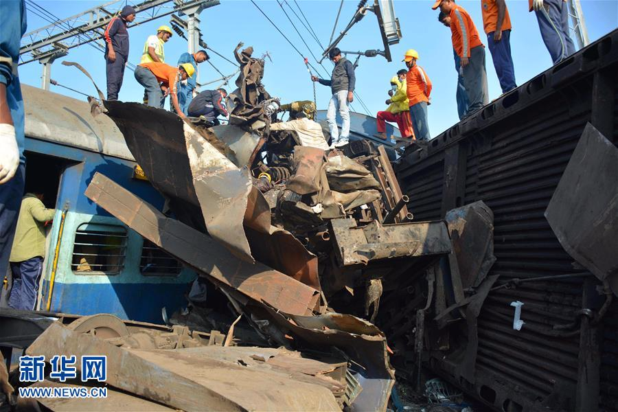 （外代一线）（1）印度列车出轨事故已致27人死亡