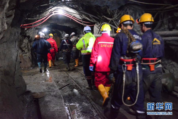 （国际）（1）阿尔巴尼亚矿井事故被困中国工人营救工作仍在紧张推进