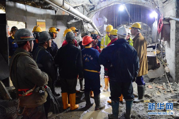 （国际）（2）阿尔巴尼亚矿井事故被困中国工人营救工作仍在紧张推进