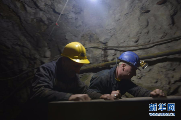 （国际）（4）阿尔巴尼亚矿井事故被困中国工人营救工作仍在紧张推进