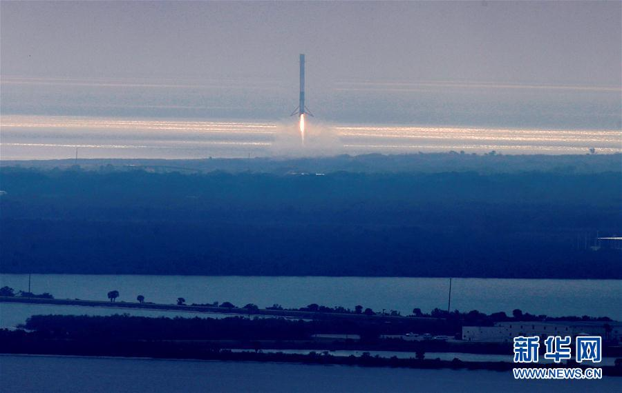 （外代一线）（3）美私企“猎鹰9”火箭再次发射成功并实现陆地回收