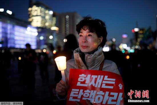 朴槿惠弹劾案宣判前夕，韩国民众举行集会。