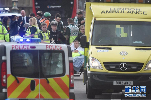 （国际）（2）英国警方说已有两人在伦敦市中心袭击事件中死亡