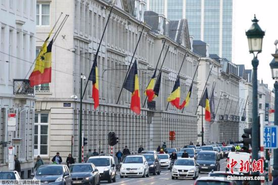 当地时间3月22日，比利时布鲁塞尔遭遇多起自杀式炸弹袭击，爆炸共造成至少34人死亡，130多人受伤。