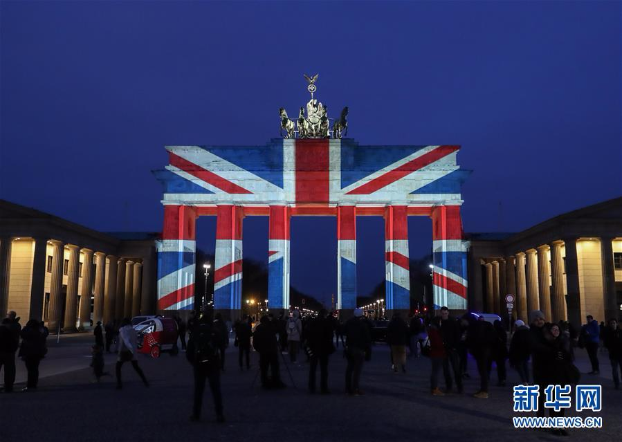 （国际）（1）德国勃兰登堡门亮灯悼念伦敦恐袭遇难者