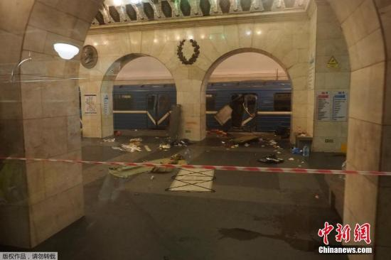 当地时间4月3日，俄罗斯圣彼得堡，圣彼得堡地铁“干草广场站”和“技术学院站”之间发生爆炸。据俄罗斯国家反恐委员会最新数据，爆炸已造成1人死亡、45人受伤。