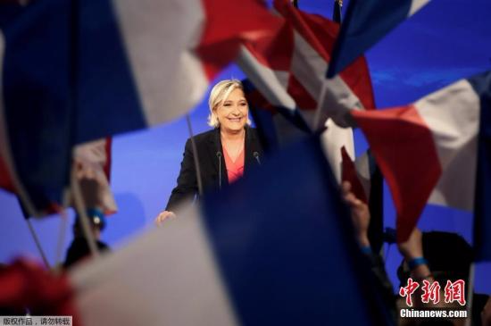 马丽娜·勒庞表示，她在第二轮收获约1100万张选票，已经创造了“国民阵线”在大选中的历史最好成绩。该党也已成为法国第一大反对党，但需要进行“深刻转型”，通过“自我革新”以符合形势的要求。