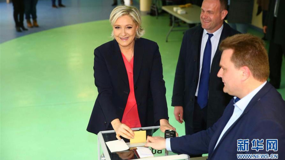 勒庞参加法国总统选举第二轮投票