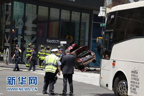 纽约时代广场汽车撞行人致1死22伤司机有2次酒驾前科
