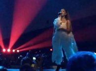 美歌手承诺将重返曼彻斯特慈善演出 为炸弹袭击罹难者募款
