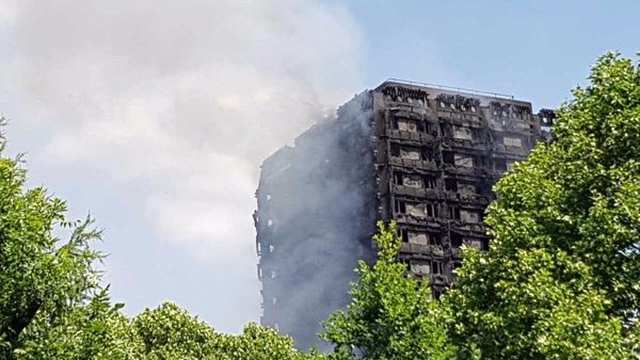 组图：伦敦一栋塔楼发生大火 已造成6死70伤