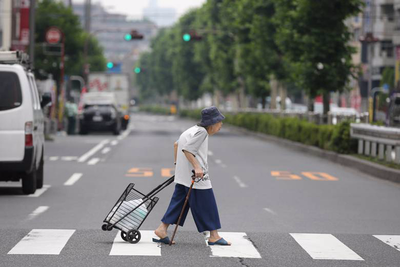 应对人口萎缩和老龄化，日本把希望寄托在了机器人身上-时政新闻-浙江在线