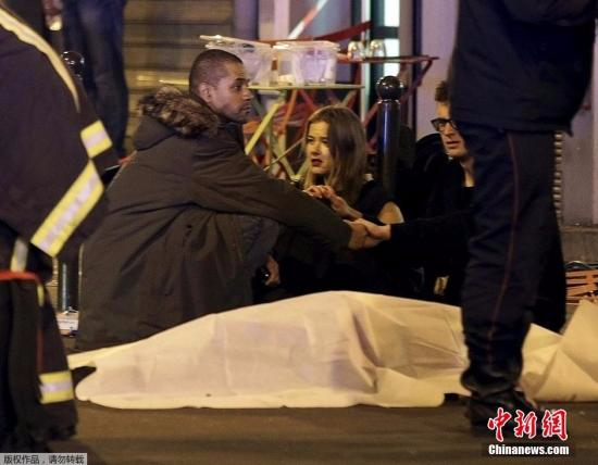 2015年11月13日，法国巴黎市中心发生多起枪击爆炸事件，