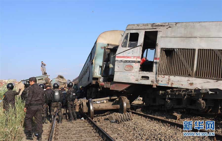 （国际）（10）埃及发生火车相撞事故造成至少36人死亡