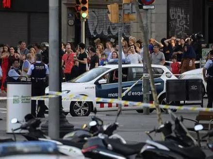 西班牙媒体：巴塞罗那恐袭事件一嫌疑人被击毙