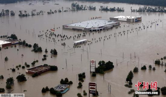 资料图：美国得克萨斯州休斯顿，飓风“哈维”给休斯顿带来强降雨，城区及周边区域洪涝严重。