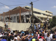 一学校教学楼倒塌：25名师生遇难，数十人失踪