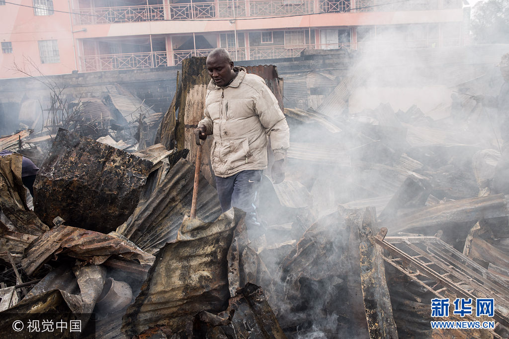 肯尼亚大选后骚乱持续 示威者在贫民窟打砸抢烧