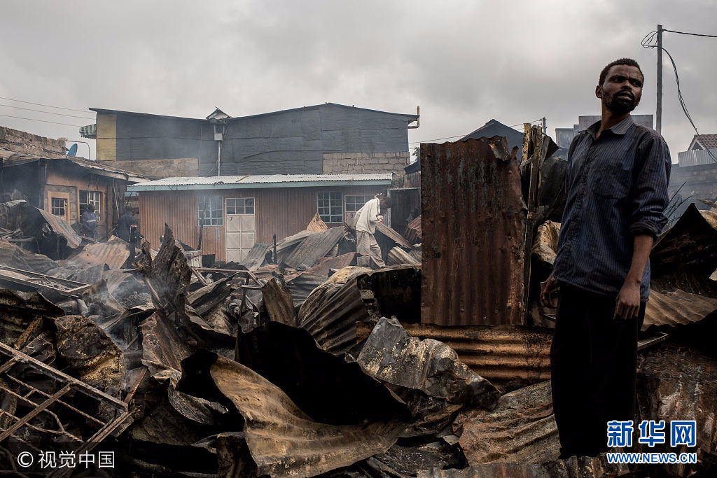 肯尼亚大选后骚乱持续 示威者在贫民窟打砸抢烧