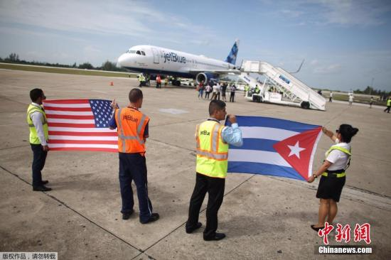 当地时间2016年9月7日，美国迈阿密，民众搭乘航班903前往古巴。美国航空903是55年来从迈阿密飞往古巴的首次商务航班。