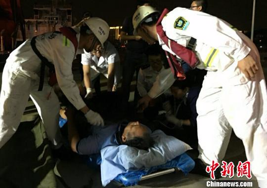 巴拿马籍拖轮外籍船员三亚受伤中国救助船紧急救助
