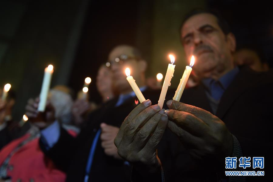 （国际）（4）开罗民众烛光悼念恐袭遇难者