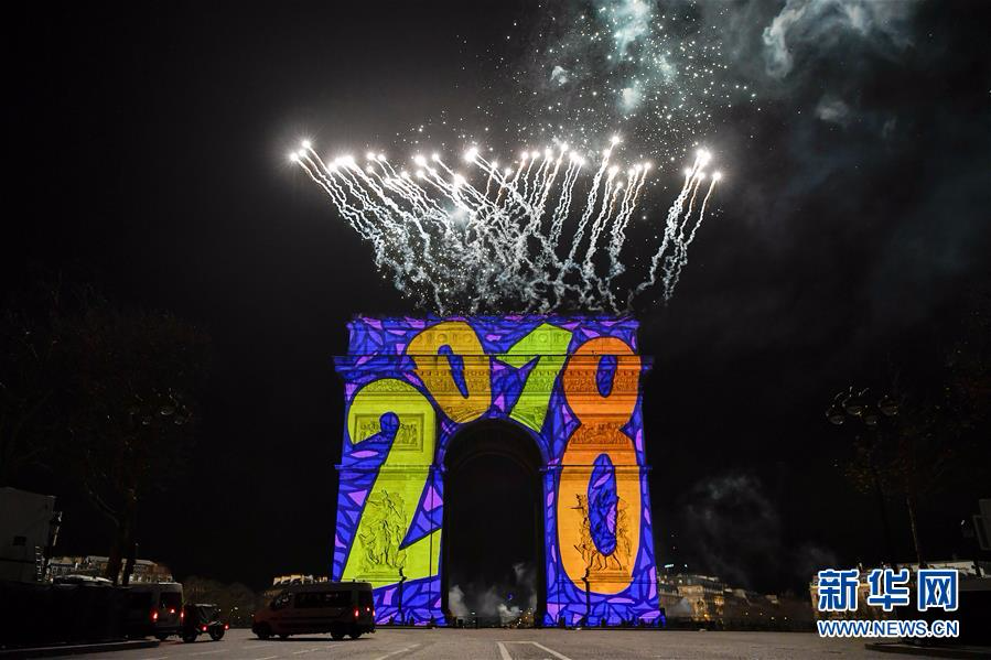 （国际）（3）巴黎凯旋门“换装”迎新年