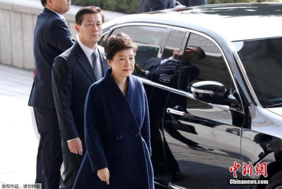 资料图片：韩国前总统朴槿惠抵达检察厅。