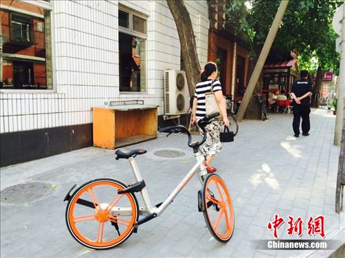 共享单车出现在城市大街小巷。<span target='_blank' href='http://www.chinanews.com/' ></div>中新网</span> 吴涛 摄