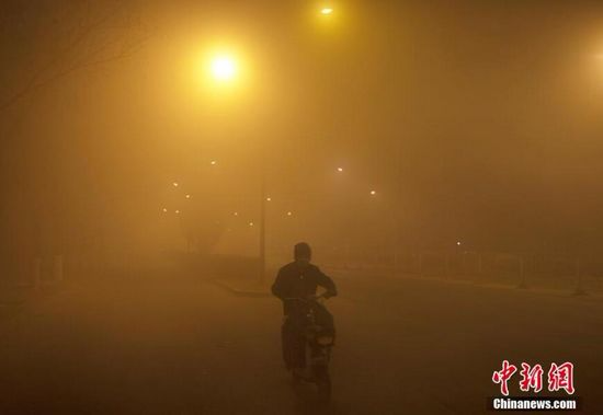 全国过半省份遭“霾伏”多地PM2.5爆表
