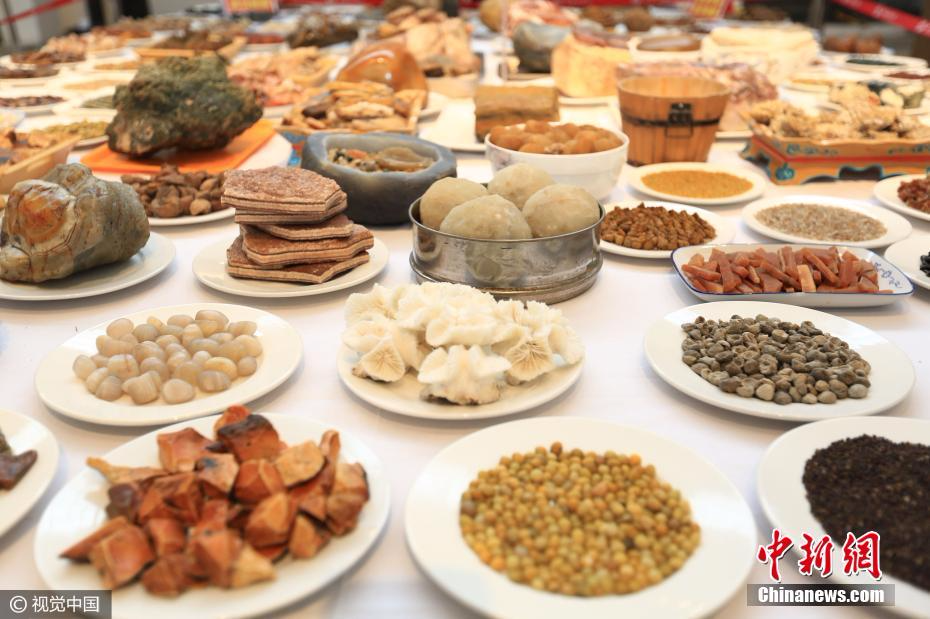 湖北襄阳现188万元“天下第一宴” 菜品全由奇石组成