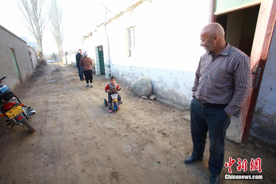 新疆且末5.8级地震致房屋受损 暂无人员伤亡