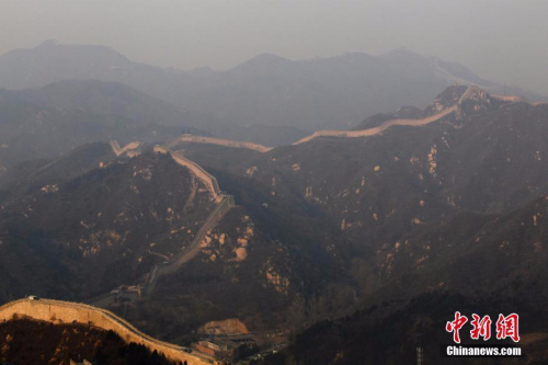 12月21日，北京持续雾霾，空气重度污染。<a target='_blank' href='http://www.chinanews.com/'></table>中新社</a>记者 富田 摄