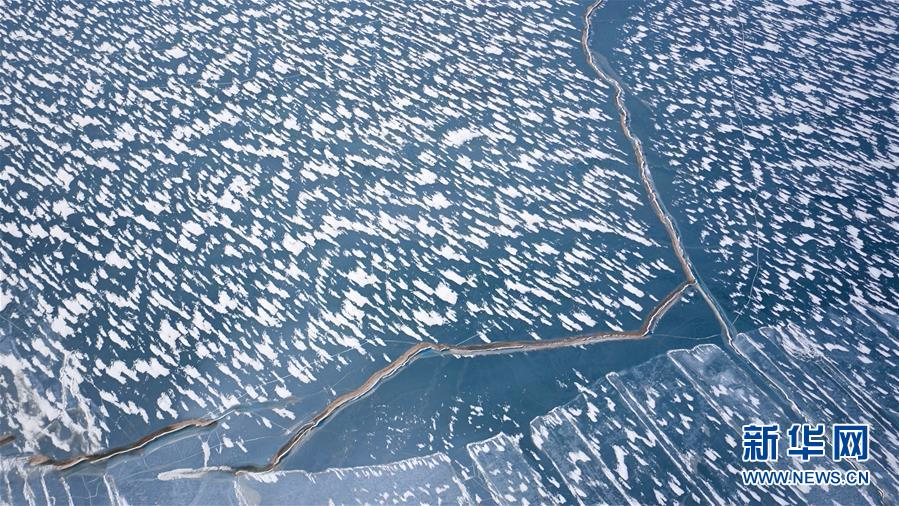 （环境）（1）青海湖开始大面积封冻