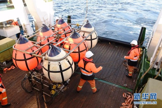 中国科考船打响南极海洋地质调查“新年首炮”