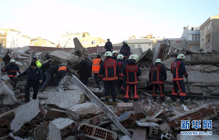 （外代一线）（1）土耳其一建筑物倒塌造成2死5伤