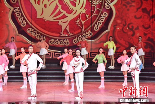 1月30日(正月初三)晚，中国第一套“戏曲广播体操”亮相2017春节戏曲晚会。央视戏曲频道供图