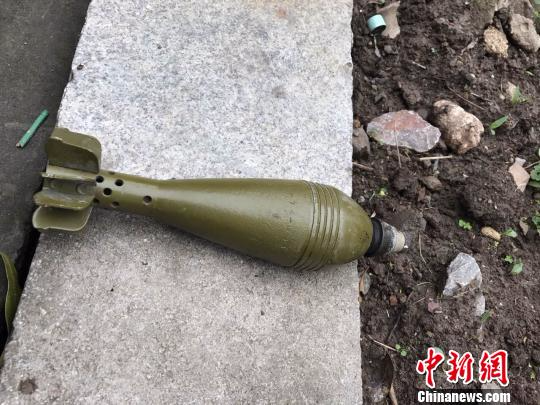 南京一市民捡废铁捡回一枚迫击炮弹吓坏周边邻里