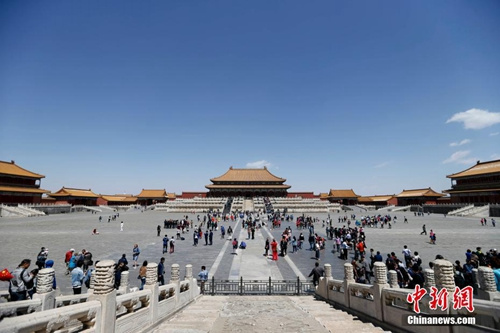 资料图：游客在故宫博物院参观。<a target='_blank' href='http://www.chinanews.com/'></table>中新社</a>记者 杜洋 摄